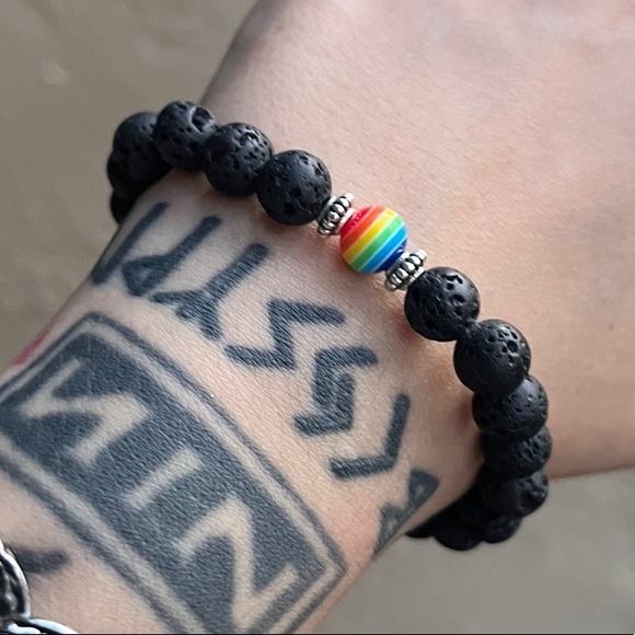 π΄ SALE ! red dot items are 2 for $25 . Bundle more than 3 and its $10 each π - Picture 6 of 9